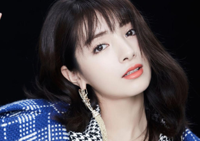 真追星,姜潮被称为"丑哥哥",当得知迪娜热的偶像,全网沸腾!