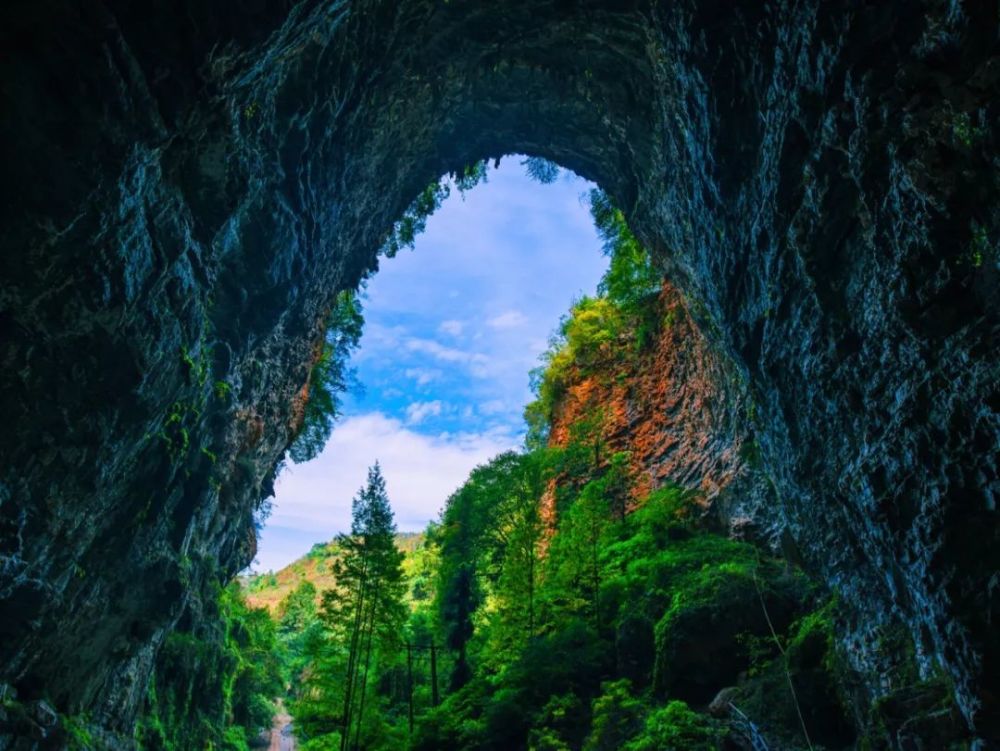 贵州藏了个"九洞天,岩溶风光美哭了!