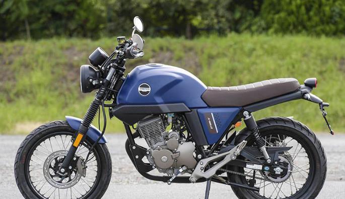 比国内贵2倍多售价14700元升仕复古街车caferacer125国外上市