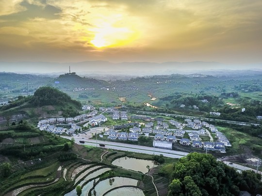 大竹县石河镇新华村的新家农村聚居点.范辉 摄