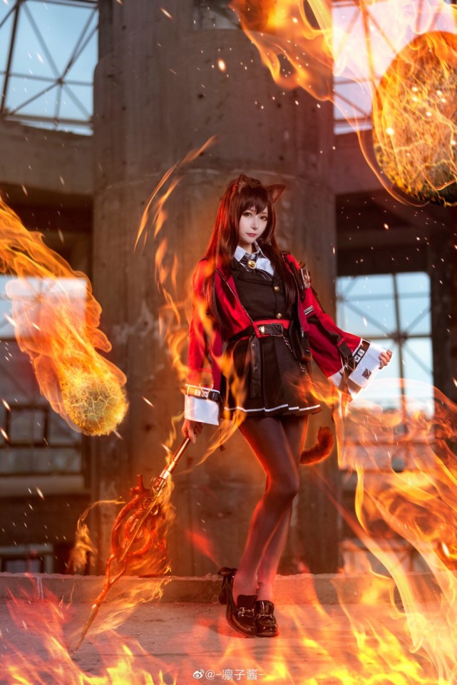 明日方舟 天火cos,小姐姐天火之势,可以燎原!网友:我火了