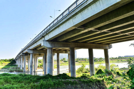 大桥,名字极具文化历史内涵,传承了文化,也见证着绵阳城市发展和普明