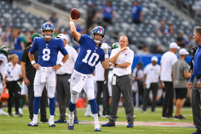 巨人管理层坚定不移支持小曼宁 愿用他打完16场常规赛_体育_腾讯网