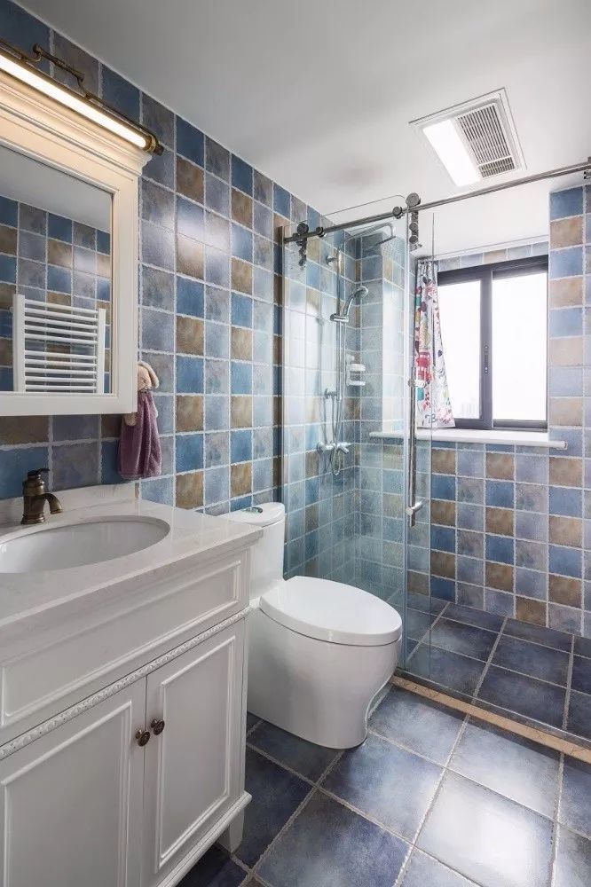 狭长形的卫生间该如何布局?这样做实用又美观