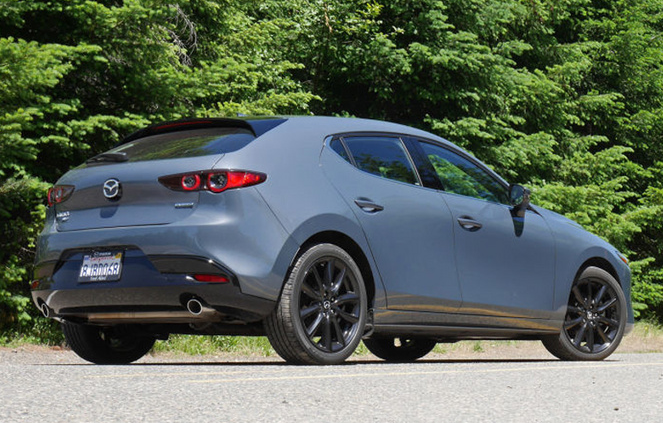 为什么马自达偏爱红色其实水泥灰涂装也很帅网友快引进