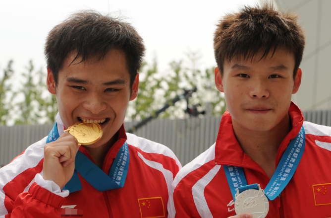 跳水队的"清唱国歌男",改国籍后遇昔日领队,周继红说了4个字