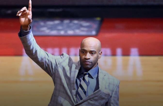 阿里纳斯:卡特为记录打球阻挡年轻人的路!网友:你行你也上啊!