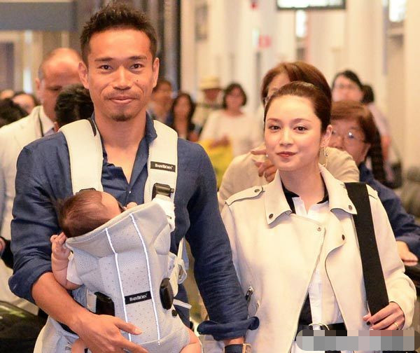 日本女星平爱梨顺利生下二胎 丈夫长友佑晒小儿子照片满脸幸福