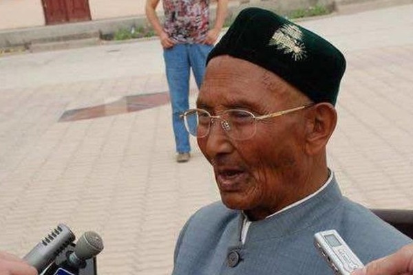 中国的最后一位王爷,王府不在北京却在新疆库车,王妃依然健在