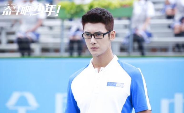 《奋斗吧少年》槽点不断,影帝候选变烂片男主,彭昱畅自砸招牌?