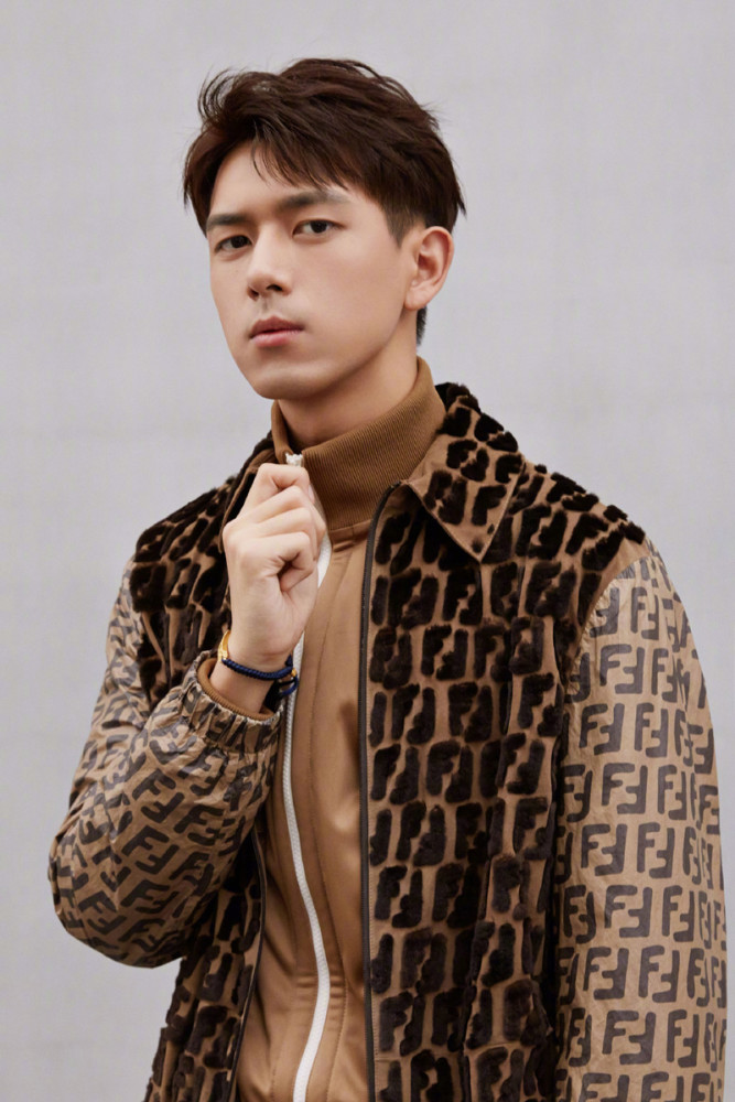 八月份超帅爱豆"李现"的帅照:高级感