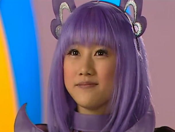 消灭古娜拉后,女王竟让美琪美雪做严莉莉师傅,网友:糊弄小学生