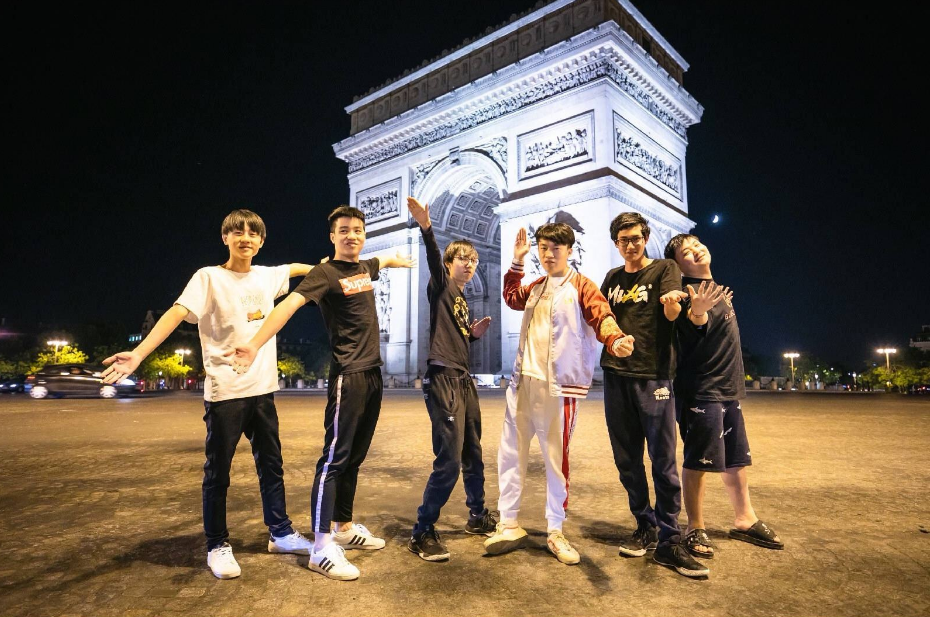 英雄联盟 卡萨新id有内涵 化身成ssw打野 要玩狮子狗