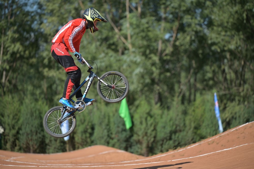 風靡國外的極限運動到了中國卻成專業運動員專屬,bmx小輪車本土化遭遇