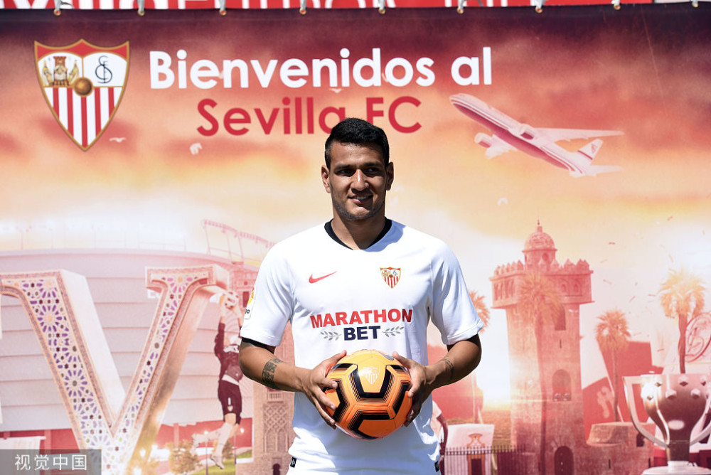 19/20西甲:塞维利亚新援罗尼·洛佩斯加盟亮相 与球队合练