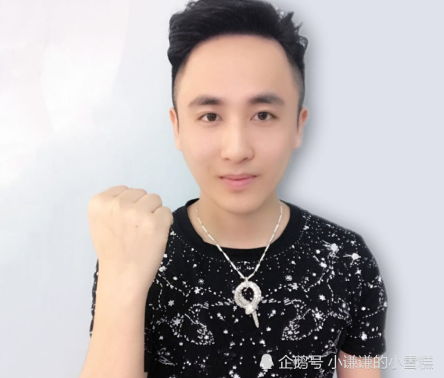 不过在快手里面还有一姐一哥的位置,散打哥是一哥,小