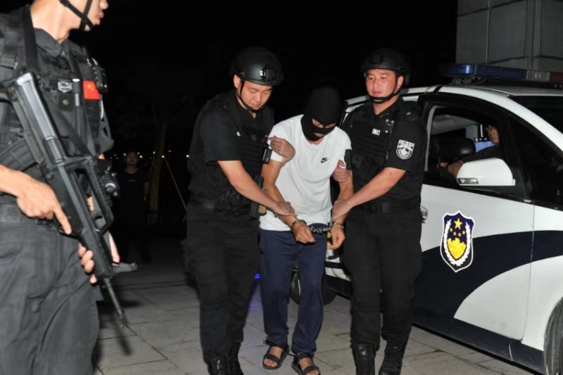 浙江一男子抢劫杀人,12年后摆地摊时被抓