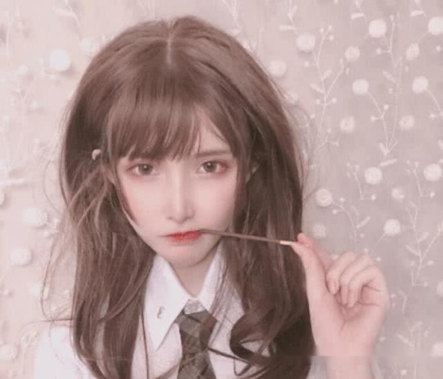 斗鱼二次元主播魔王新的cos作品穿着太清凉引发网友热议