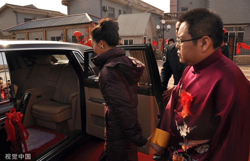 值得注意的是,海鑫集团虽然说是闻喜县第一家合股经营的公司,但李海仓