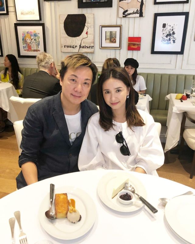 51岁冻龄港姐吴婉芳近照曝光 被赞:没皱纹