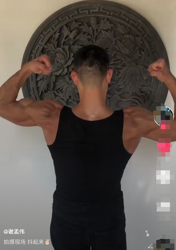 嘎子哥谢孟伟再拍抗日电影片场大秀肌肉身材健硕野性十足