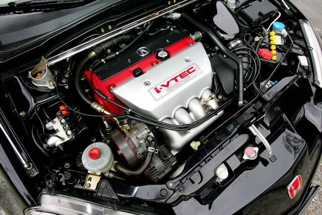 本田k20af20c的缸径和冲程分别为84和87mm,大缸径短冲程设计明显是