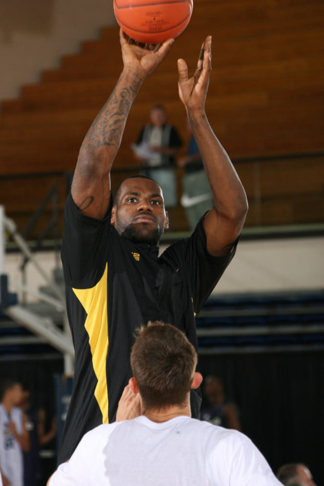 专访训练师加农-贝克:科比詹姆斯这样的冠军 才敢听真话