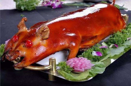 荔波风猪黔南特有的传统美食,历史上曾作过王朝的贡品.