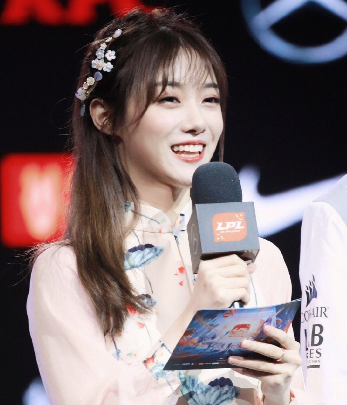 lpl小钰被恶意抹黑,"吊带门"无稽之谈,p图者rng粉丝?