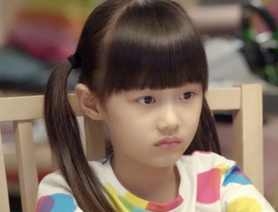 当年在《虎妈猫爸》中出演赵薇的女儿罗茜茜