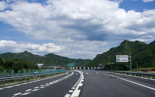 据了解,大庆至广州国家高速公路广东省从化中和里至花都北兴段改扩建