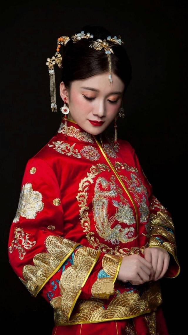 心理学你的气质最能驾驭哪件凤袍测你会爱上哪种人