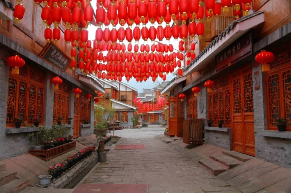 龍門古鎮,飛仙關,漢姜古城,大川河4個國家4a級景區,為蘆山縣發展文化