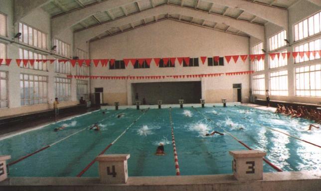 照片90年代初期山西省长治市的街面和人文景观