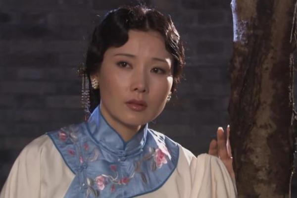 《大宅门》杨九红出身不好,定位不明,剧中的悲剧是她自找的吗?