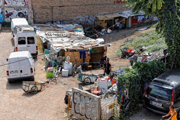 西班牙巴塞罗那针对游客的偷窃抢劫事件频发,