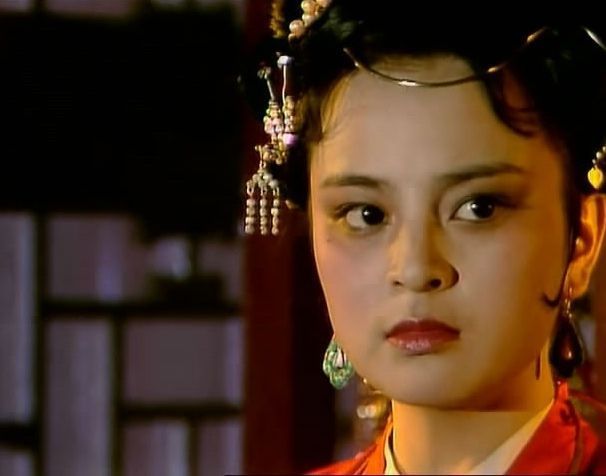 赵姨娘的亲情绑架与探春的反抗