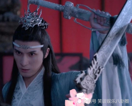 而他的大哥蓝曦臣则是用的朔月,同样也是非常的好听的,就跟他的性格一