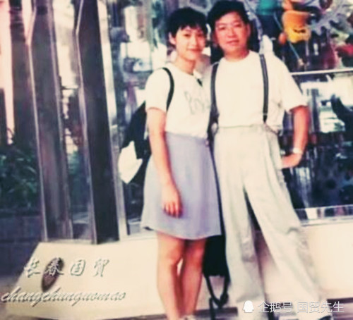 张明敏32岁儿子近照曝光,长相酷似老爸已进军歌坛