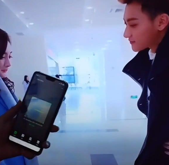黄子韬拍戏时用的二维码粉丝扫完后直接傻眼了太意外了吧
