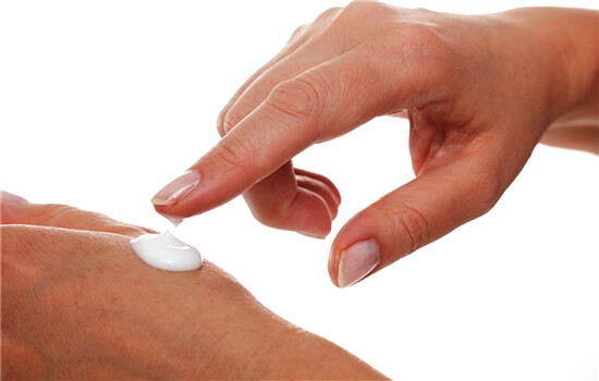 手干燥脱皮是什么原因知道原因才能彻底改善