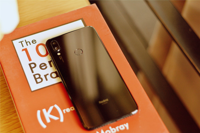 索尼imx586双摄,6 128g降至1299,价格战再加码