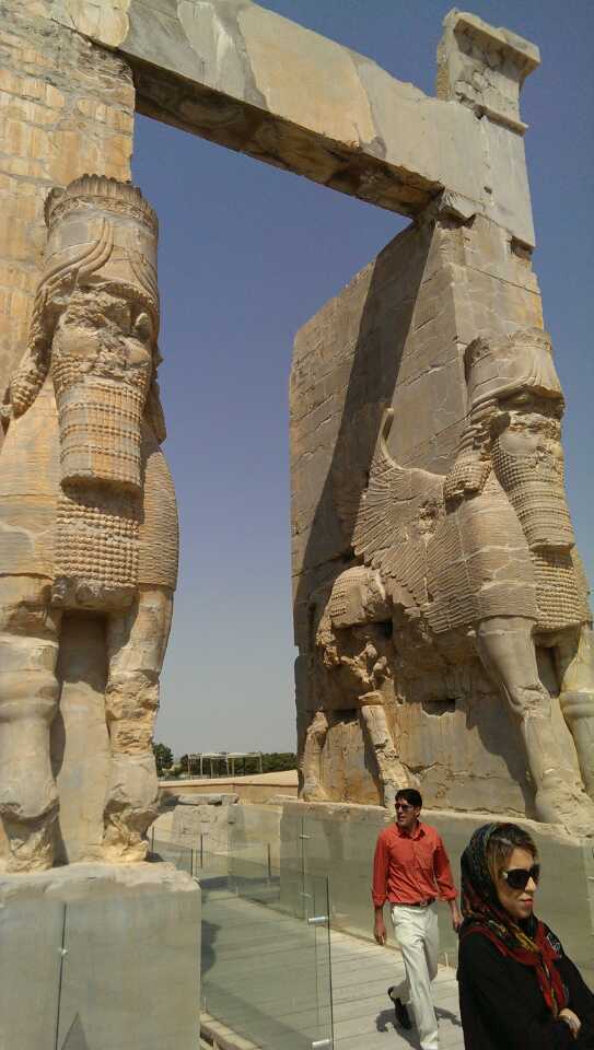 我在伊朗游历这里居然有一家山寨开封菜