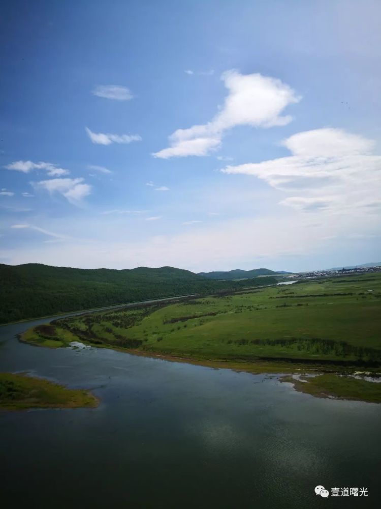 王曙光访呼伦贝尔农垦三河马场并游额尔古纳河