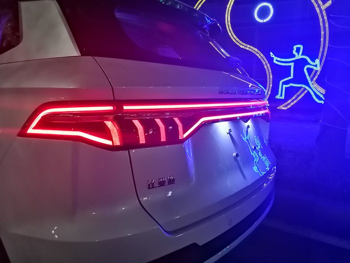 "中国灯厂"又出新作,比亚迪宋pro展示10万级别最强灯光秀