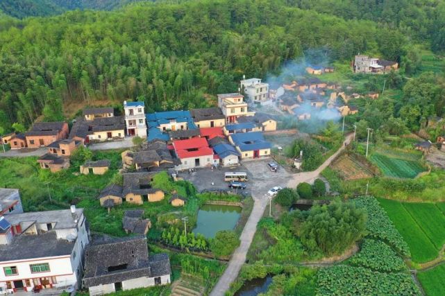 打开腾讯新闻,查看更多图片 >左拔村大丰自然村在长汀县濯田镇左拔村