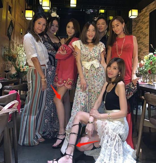"陈若仪"参加闺蜜生日聚会,晒出闺蜜照,被夸身材好!