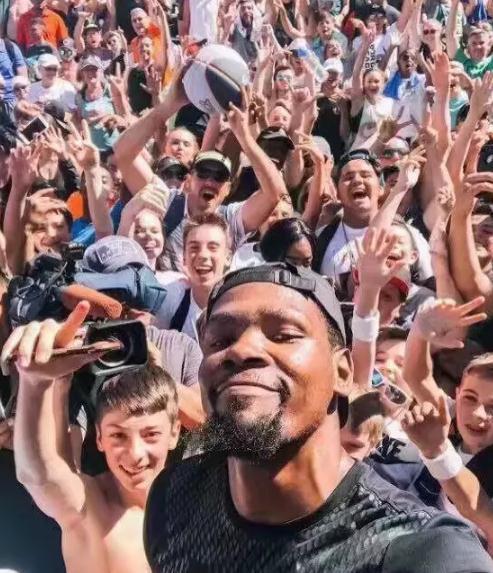 "哥迷人的五官,是你犯罪的开端!"kd杜兰特自拍让人无话可说