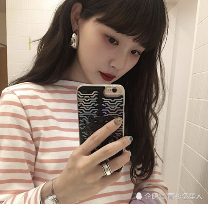 女生换卫生巾时,切勿做这3件事,最后一件多