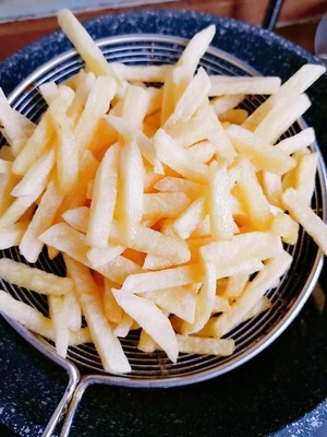 炸薯条,千万别直接下油锅,多做这1步,土豆丝又酥又脆特别香!